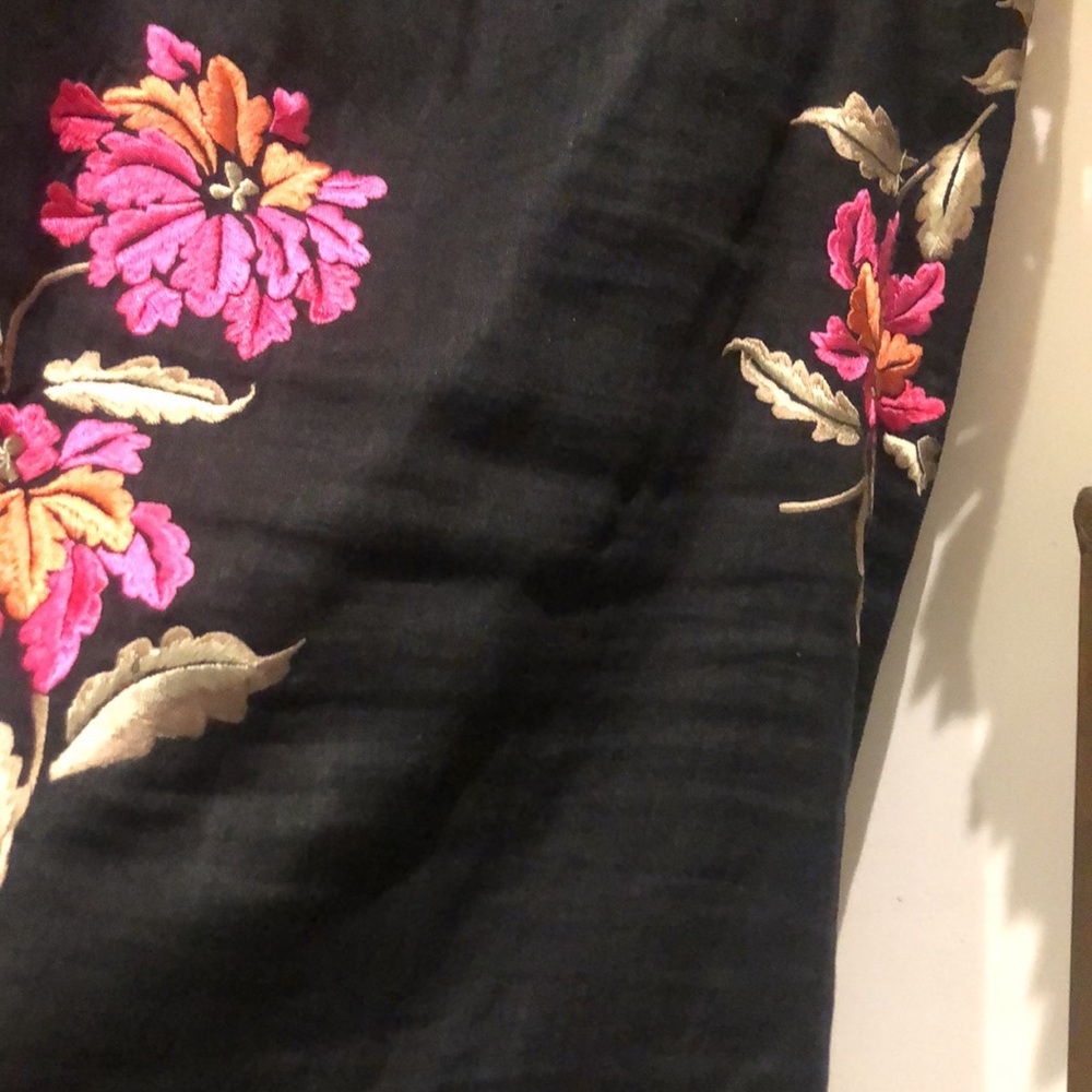 Vintage Karen Kane black linen skirt embroidery, macrame fringe bottom - Picture 9 of 10